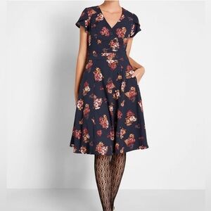 ModCloth Sentimental Special Short Sleeve Dress Size Small